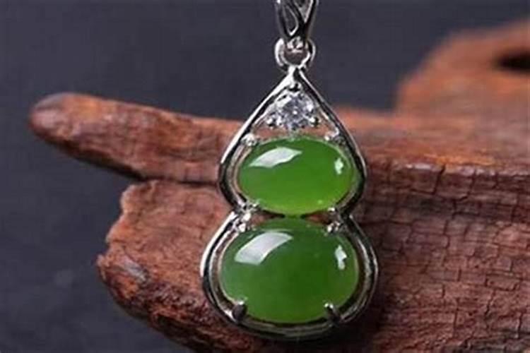 身上戴小葫芦能化解小人吗女？