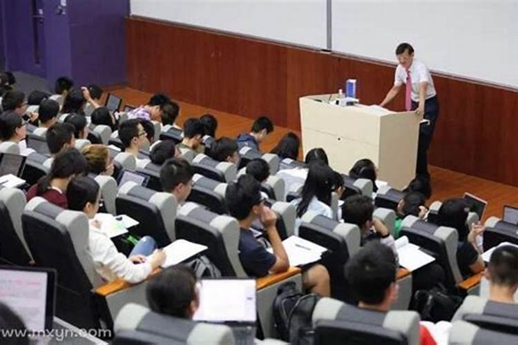 梦见回到高中重新考大学