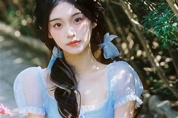 梦到一个女生对我很好