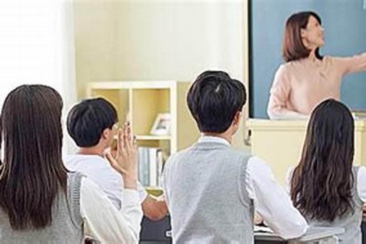 梦到异性老同学帮自家干活