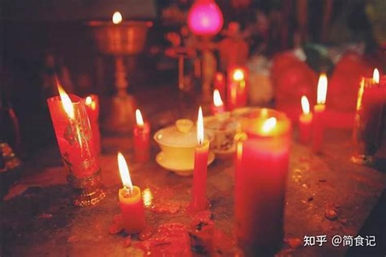 七月十五的上坟地习俗