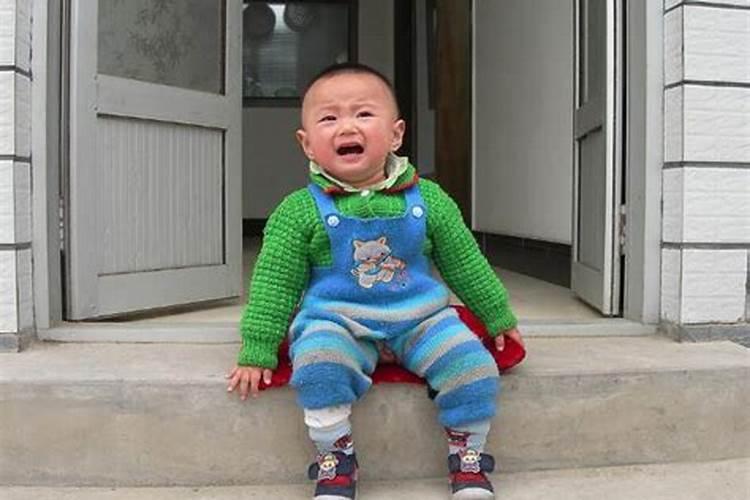 梦见邻居家小男孩哭