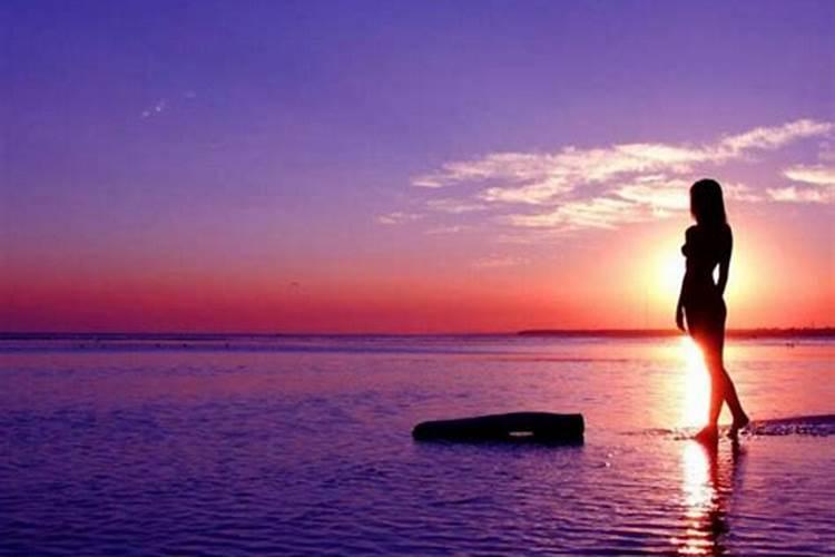 梦见死去母亲还活着什么意思？