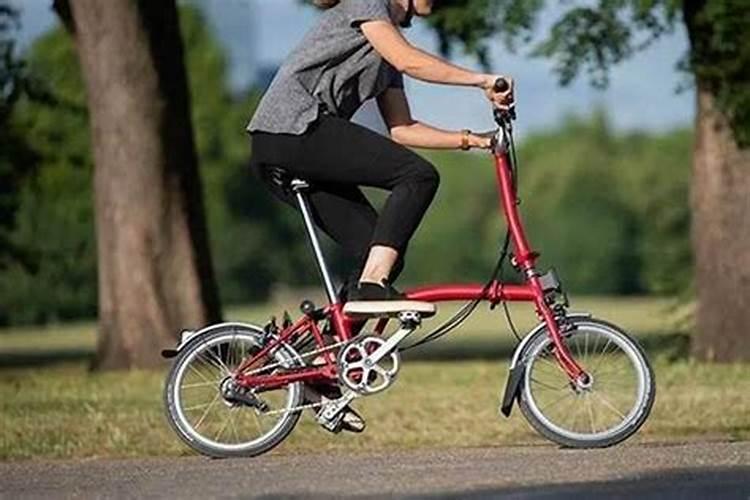 梦见骑车骑不动很累