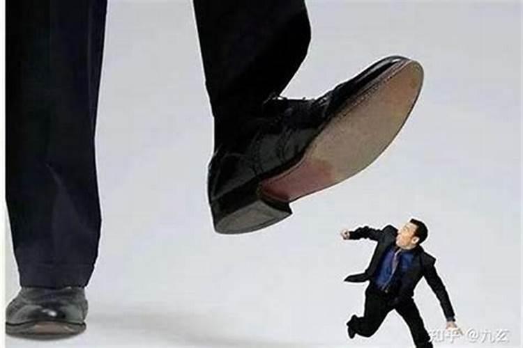 婚姻犯小人用什么方法解救？