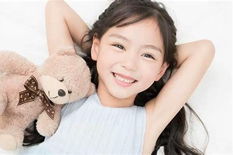 梦见漂亮的小女孩笑是什么预兆？