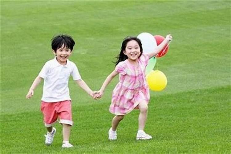 梦见很多人在学校活动？