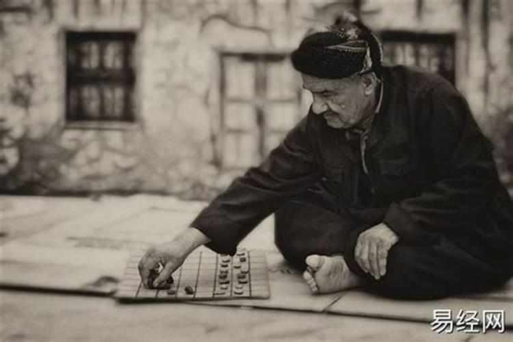 梦到死去多年的外公什么意思？