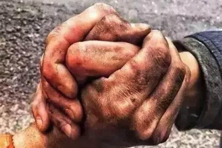 梦见活着的朋友去世