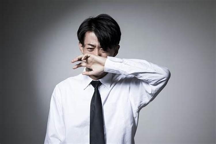 梦见妹妹发生危险自己哭得好伤心