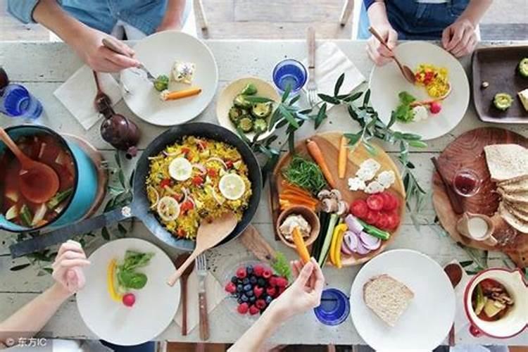 梦见邻居来我家吃饭好不好？