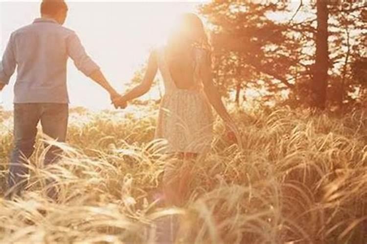 梦见女人和自己亲近