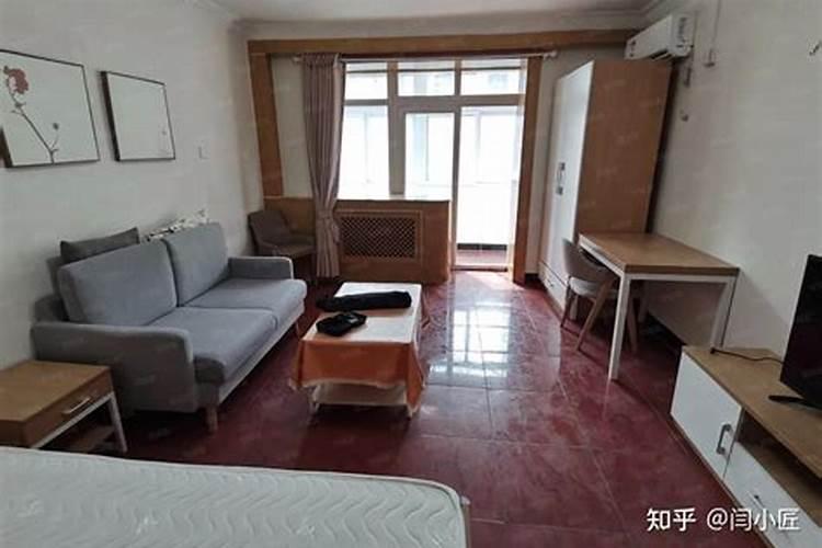 梦见没装修的老房子