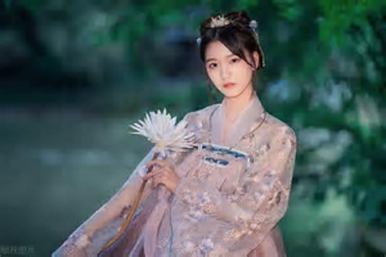 1972年鼠女2026年运势及运程