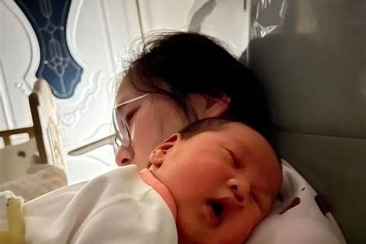 梦见漏水滴在自己身上