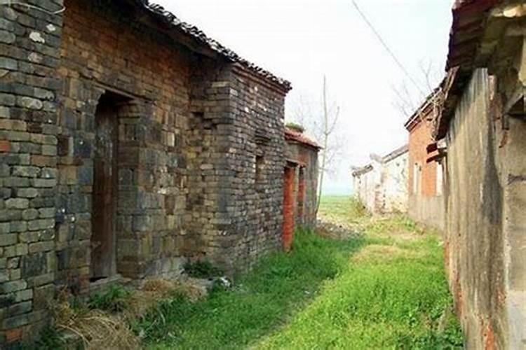 梦见舅舅家房子变得很烂