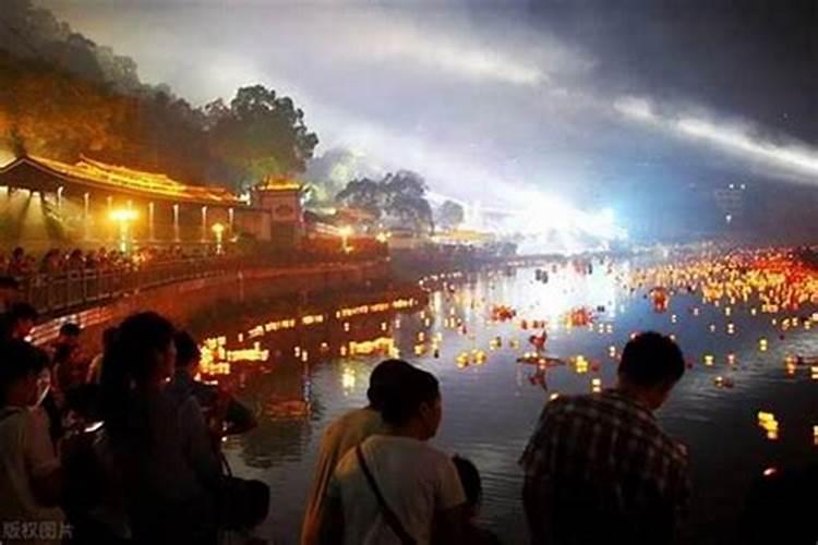 七月十五上坟习俗