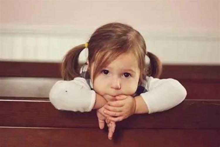 腊月宝宝几岁上学？