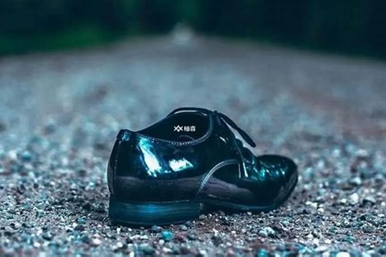 梦到鞋是什么意思？