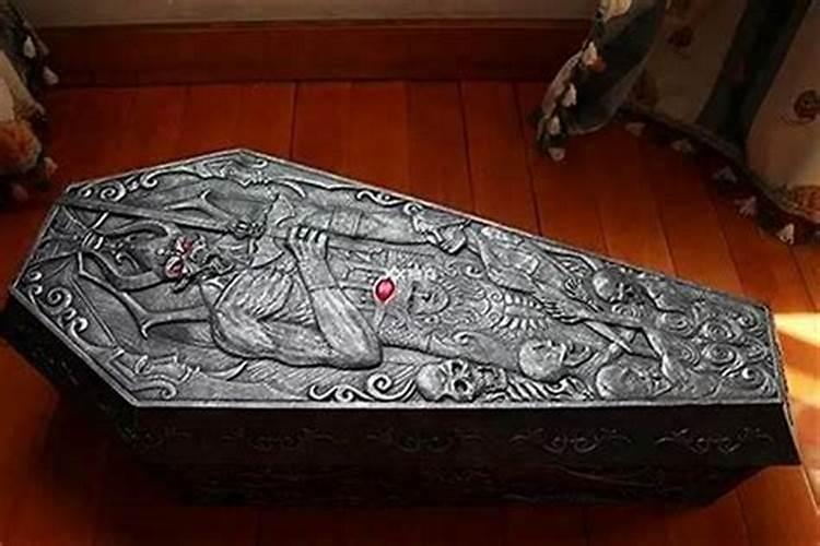 梦见棺材有什么预兆吗女人？