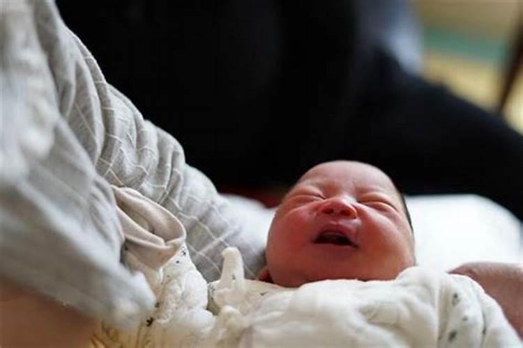 梦见老板娘生了个儿子是什么意思？