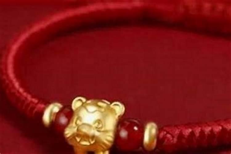 属虎男的本命年戴什么最好？